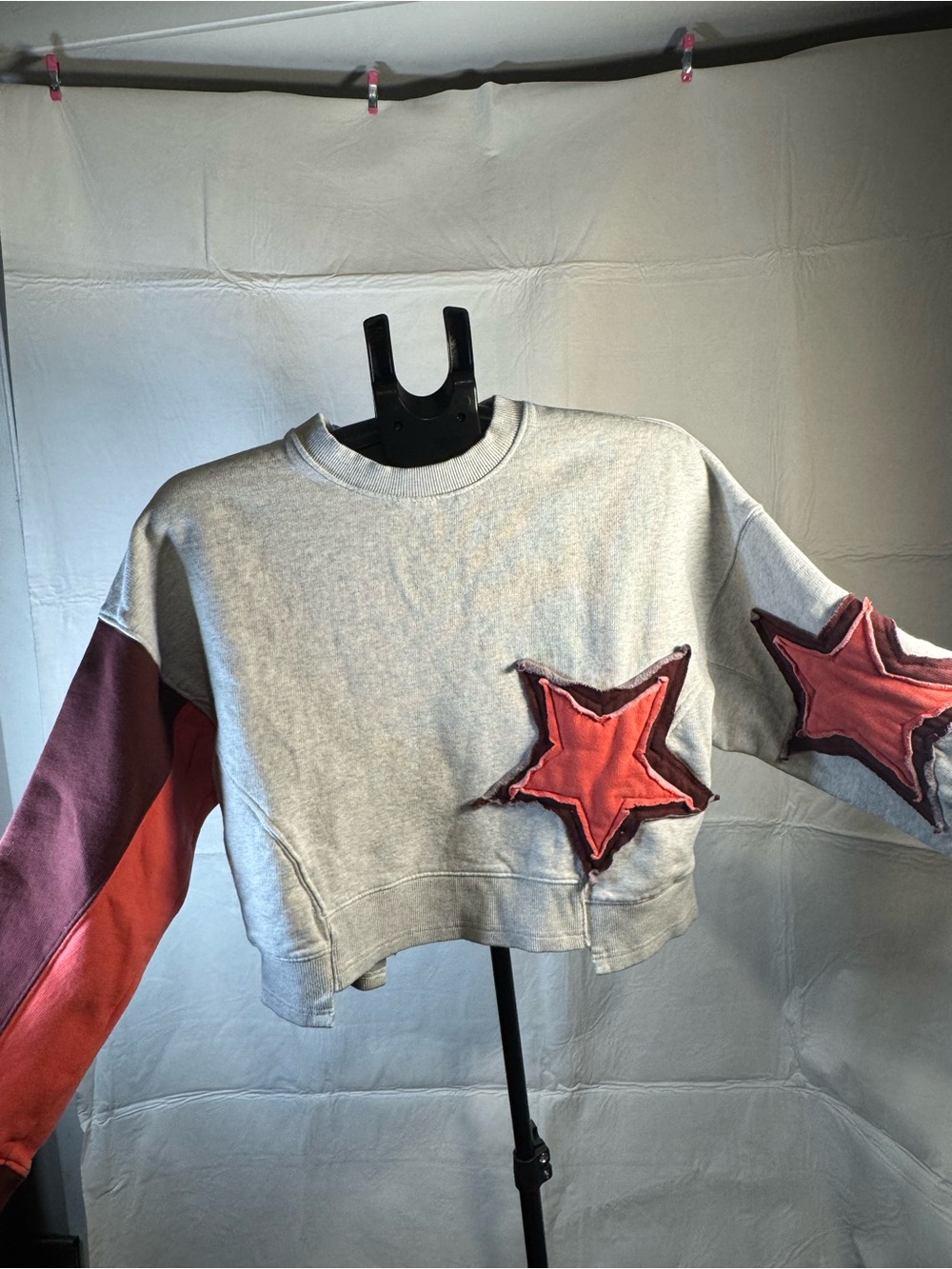 Urban Outfitters Gray Cropped Sweatshirt with Pink & Red Star Patches